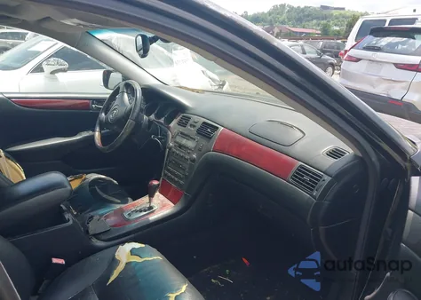 2002 Lexus Es 300 z USA, uszkodzony, nr VIN JTHBF30G720045976